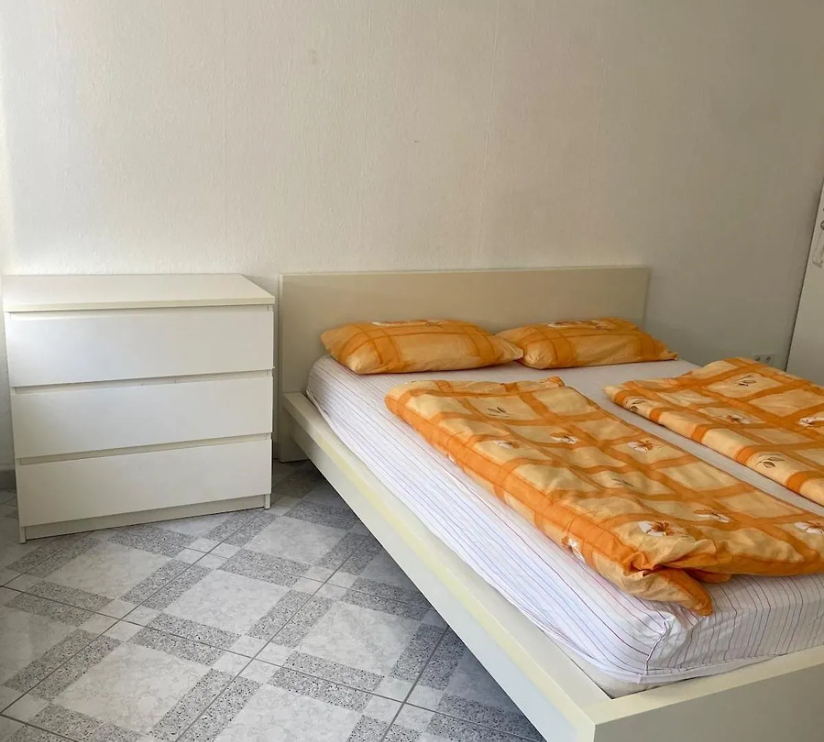 2 Zimmer Whg In Hannover Naehe Zentrum Mit Whirlpool Und Nahen Oeffentliche Verkehrsmitteln